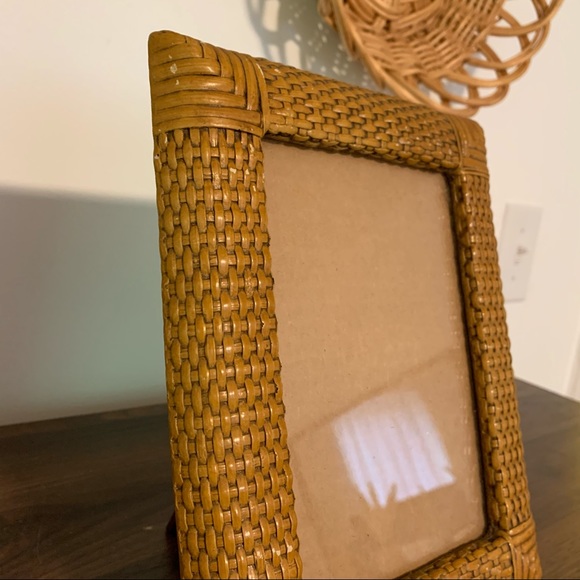 Vintage 1976 Wicker Rattan 7” x 9” Boho Cane Frame - Picture 4 of 9